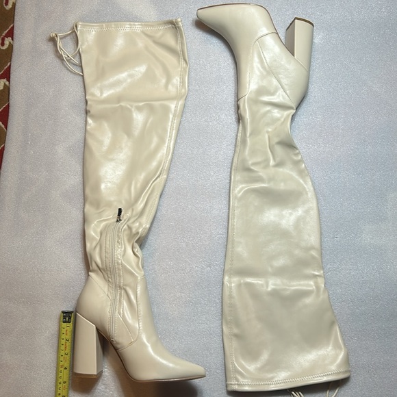 Off white otk boots. Size 10. New. - Picture 2 of 8